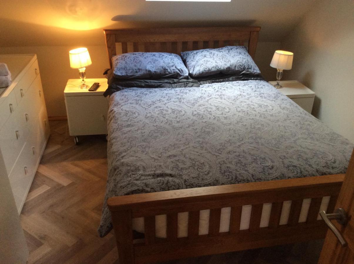 2 Bedroom Furnished Apartment In A Rural Position Stone  Exterior photo