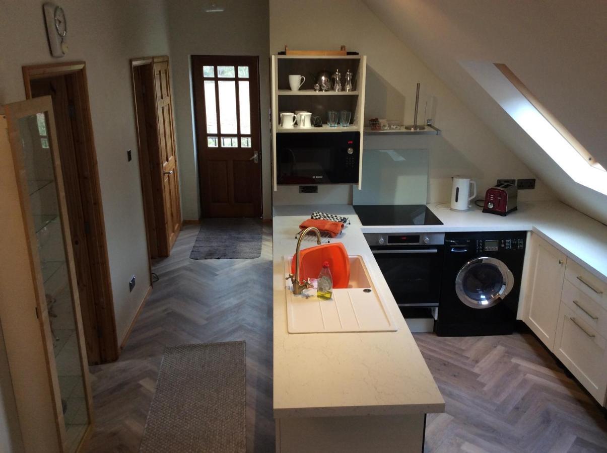 2 Bedroom Furnished Apartment In A Rural Position Stone  Exterior photo