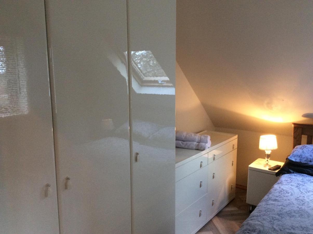 2 Bedroom Furnished Apartment In A Rural Position Stone  Exterior photo