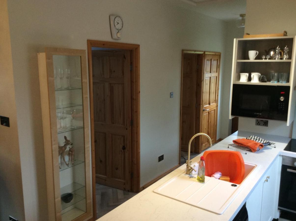 2 Bedroom Furnished Apartment In A Rural Position Stone  Exterior photo
